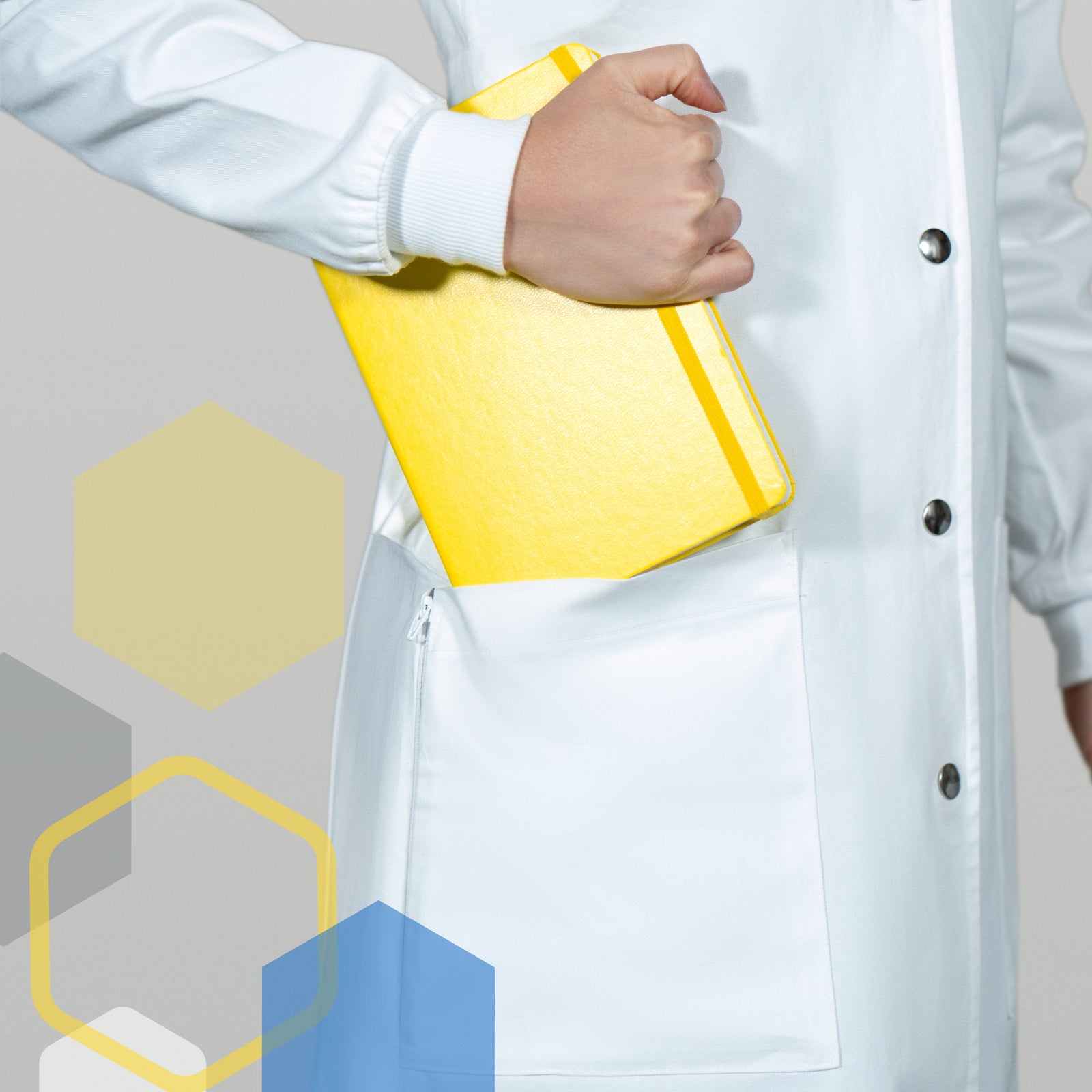 Chemistry lab coat with big, deep front pockets that fits a5 notebook