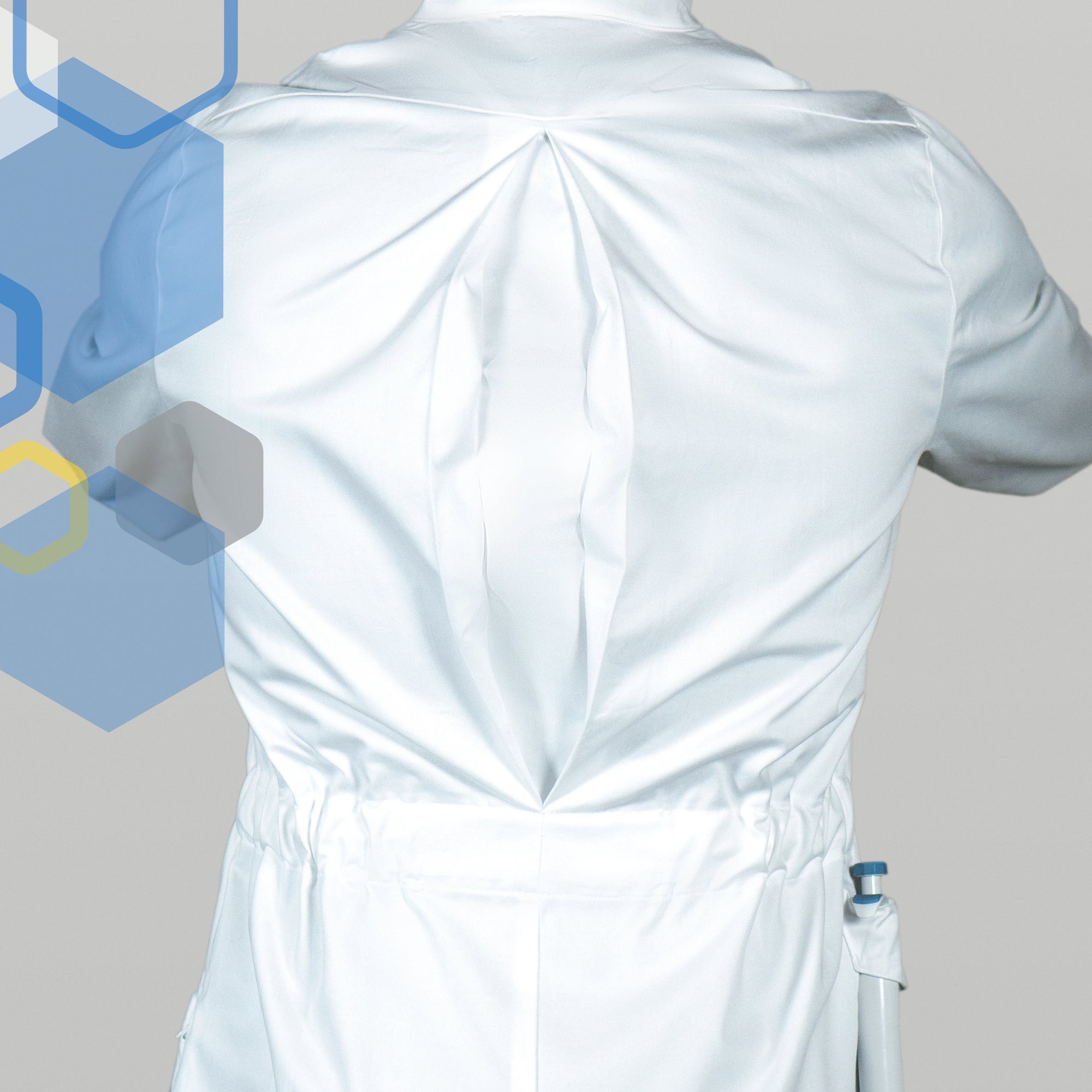 men's chemistry lab coat - back made of 100% cotton, with back pleat for extra stretch