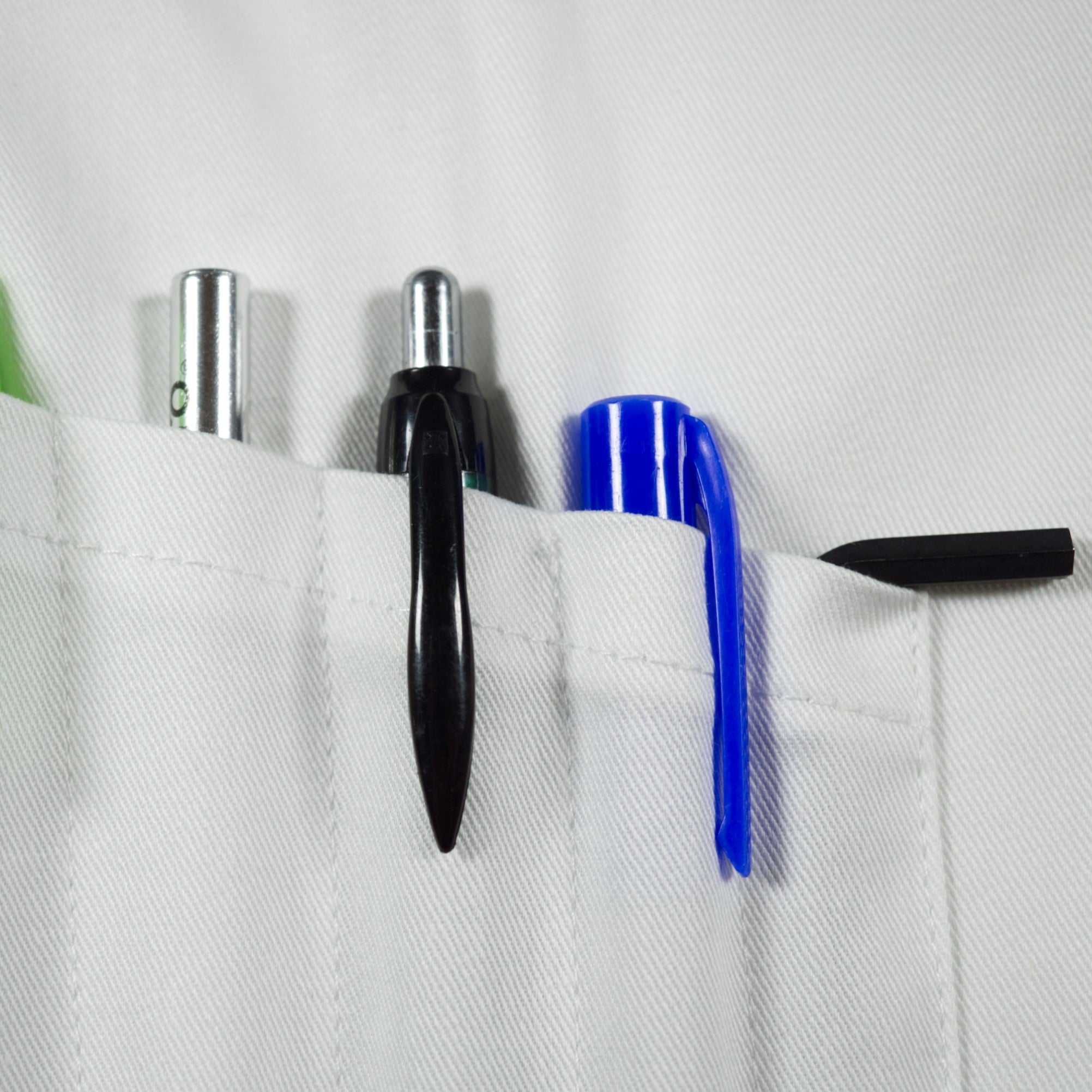 In a lab coat: choosing the best colored pens